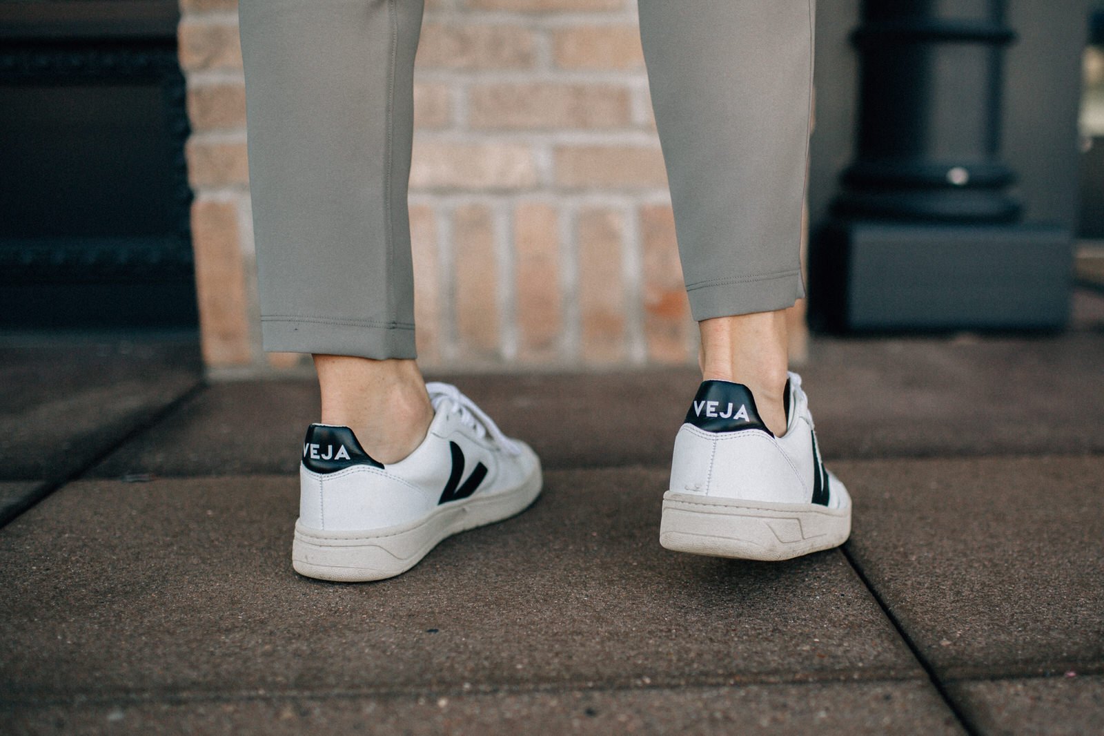 lululemon gym shoes