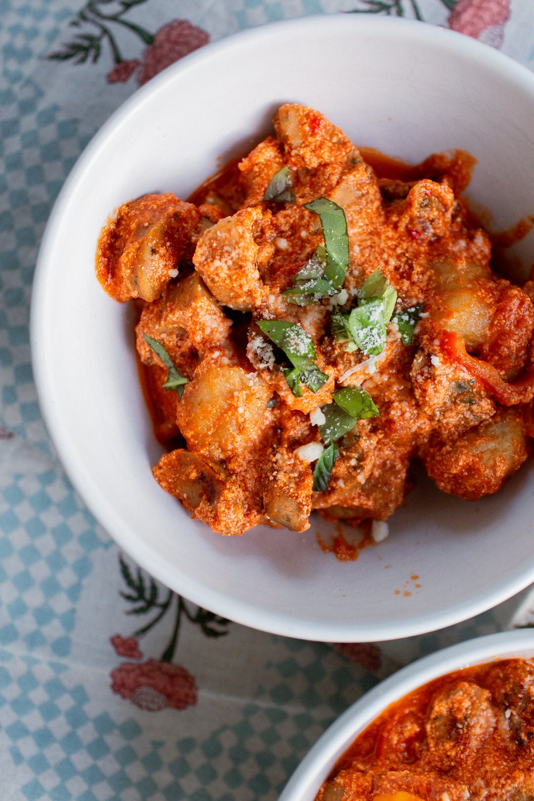 high protein tomato sauce with gnocchi and chicken sausage, protein packed family meals