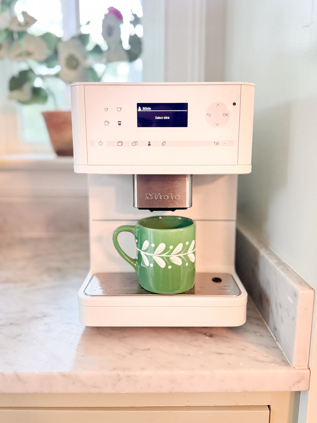 miele CM 6160 coffee machine